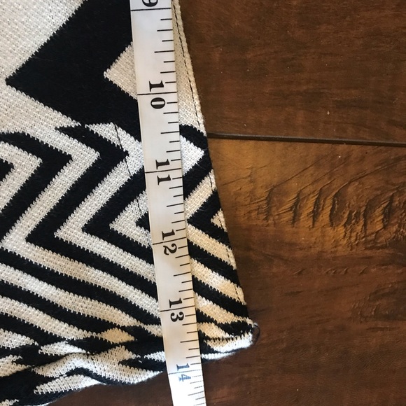 Sioni Black White Zigzag Pattern elastic waistband Midi Skirt size Medium - Picture 9 of 9